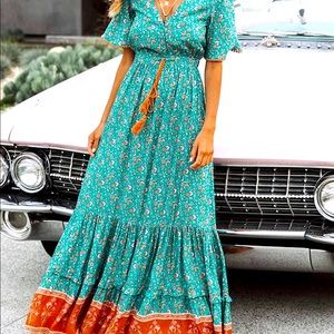 R. Vivimos Bohemian Floral Dress Size M (8/10)